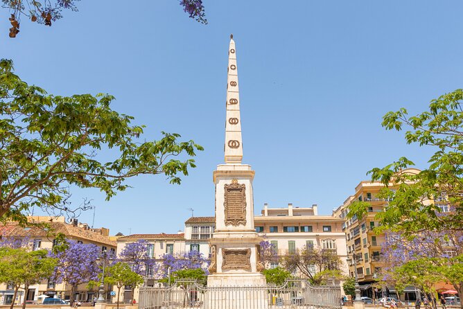 Malaga Scavenger Hunt and Sights Self-Guided Tour