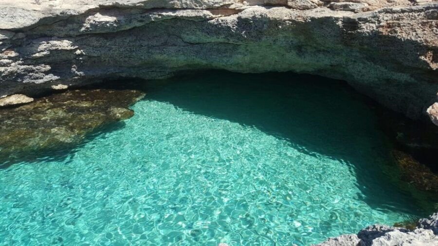 Malta: Comino, Blue Lagoon, and Caves Day Trip