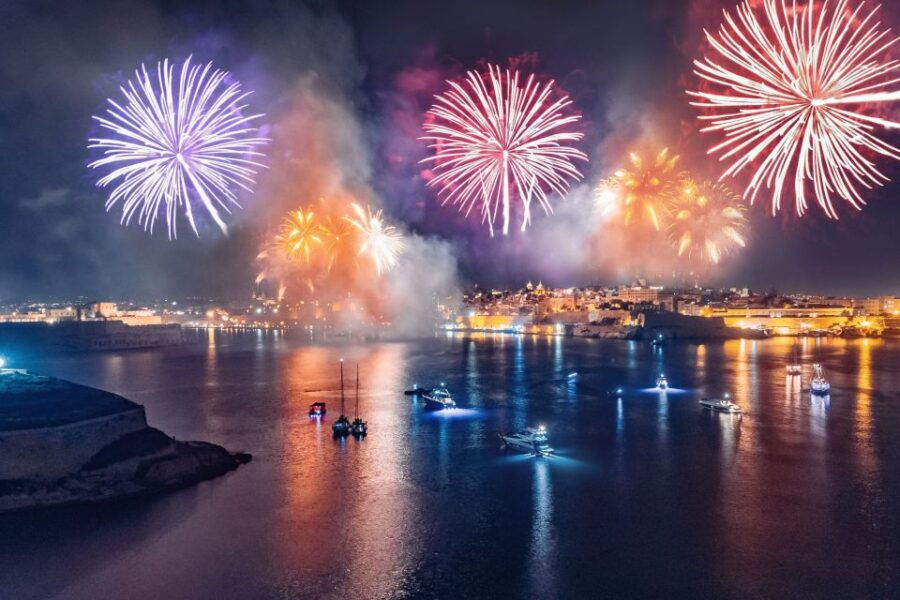 Malta: Valletta, Sliema, Bugibba Fireworks Festival Cruise