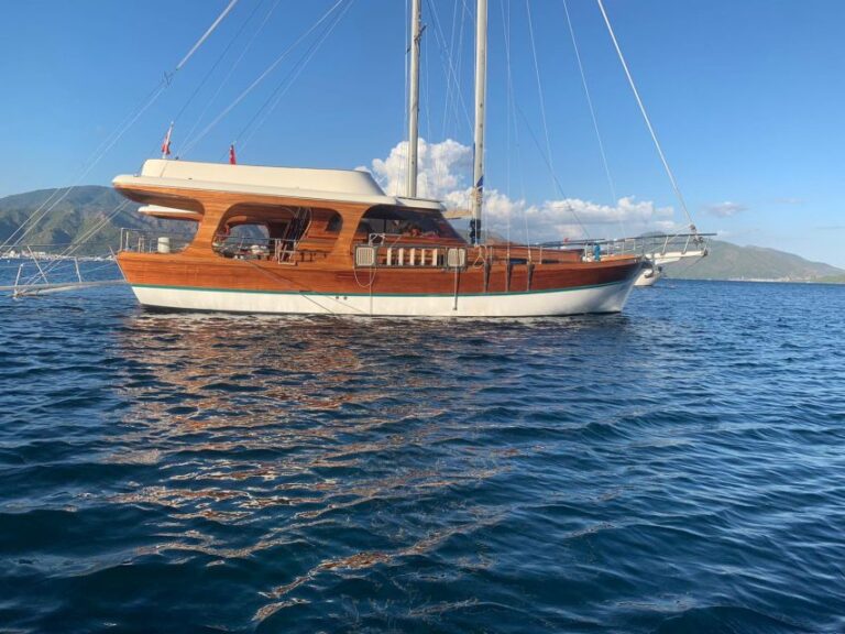 Marmaris: Private Boat Cruise With Lunch