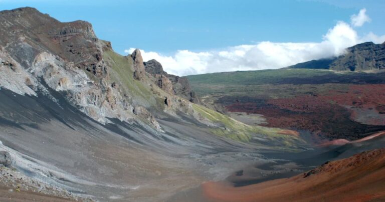 Maui: Guided Hike of Haleakala Crater With Lunch