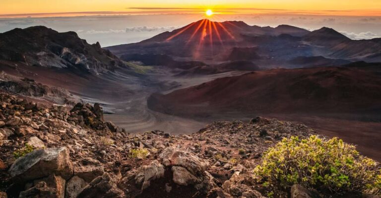 Maui: Sunrise & Breakfast Tour to Haleakala National Park