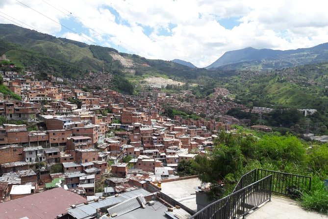 Medellín & Comuna 13 Private Tour
