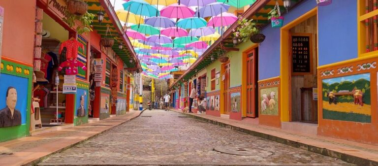 Medellín: Private Guatapé Tour W/ Breakfast, Lunch & Cruise