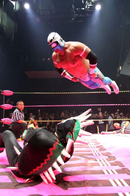Mexico City: Lucha Libre Show With Tacos, Beer, and Mezcal