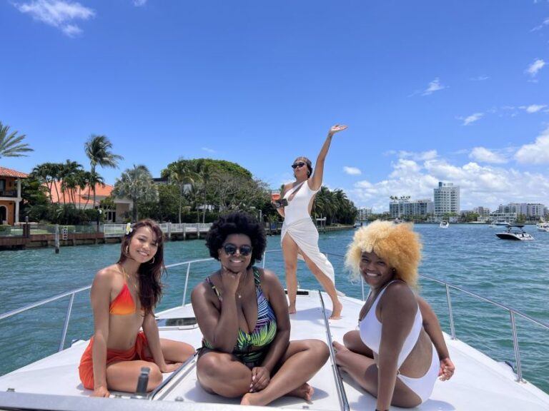 Miami: Private Yacht Rental Tour With Champagne and Snorkel