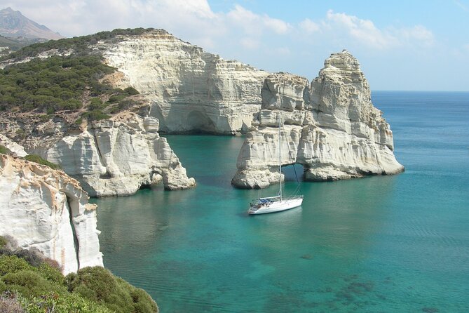 Milos and Polyaigos Full Day Cruise With Meals and Snorkelling