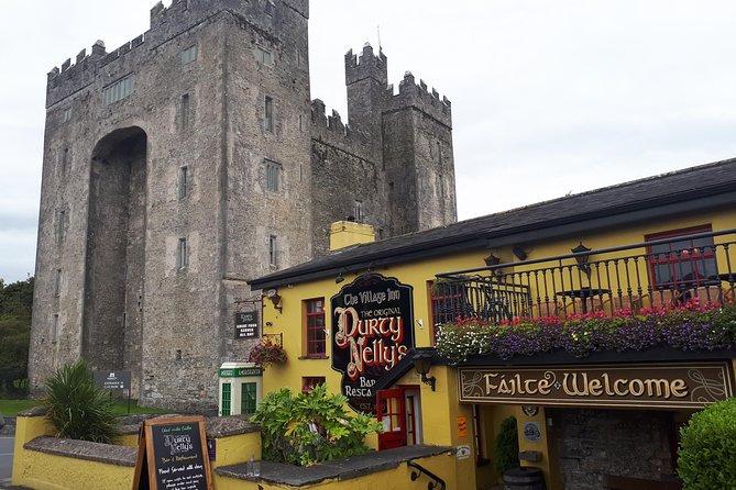 Mini Bus Tour of The Cliffs of Moher & Bunratty Castle