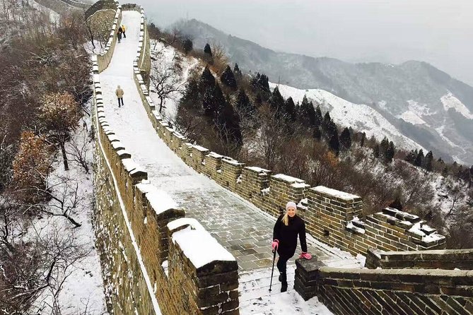 Mini Group Tour to Mutianyu Great Wall With Lunch and Entrance Ticket