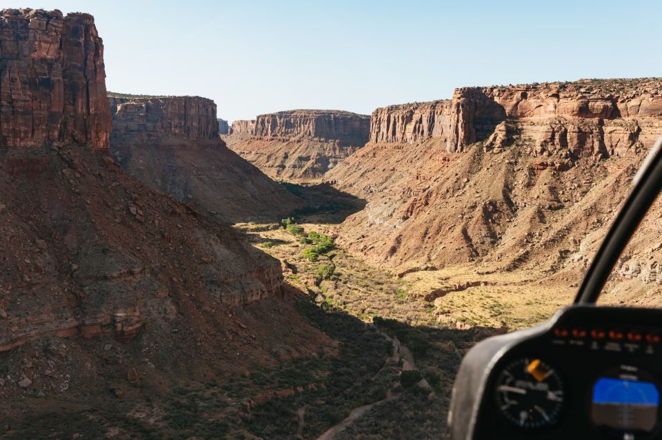 1 moab corona arch canyon run helicopter tour Moab: Corona Arch Canyon Run Helicopter Tour