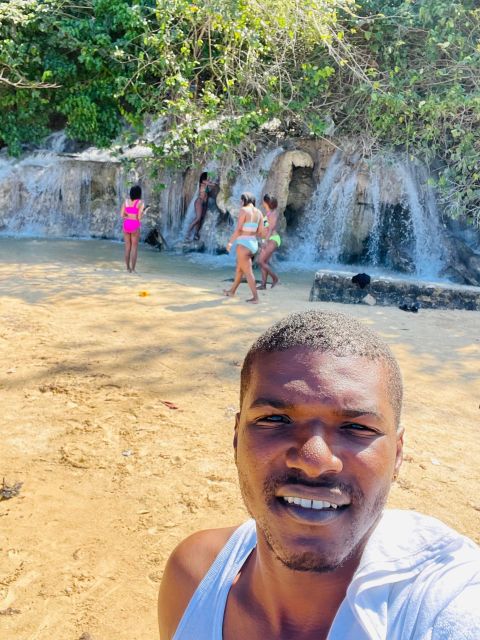 Montego Bay: Private Bob Marley and Dunn’s River Falls Tour