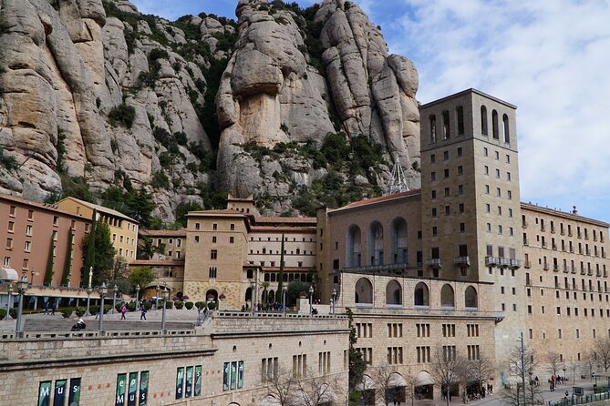 1 montserrat day trip with lunch and wine tasting from barcelona Montserrat Day Trip With Lunch and Wine Tasting From Barcelona