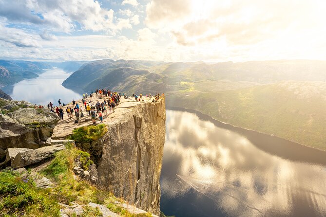 Mountains, Fjords and City: 3-Day All Inclusive-Guided Tour