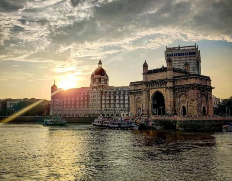 Mumbai Private 1 Night & 1 Day Tours Including AC Vehicle