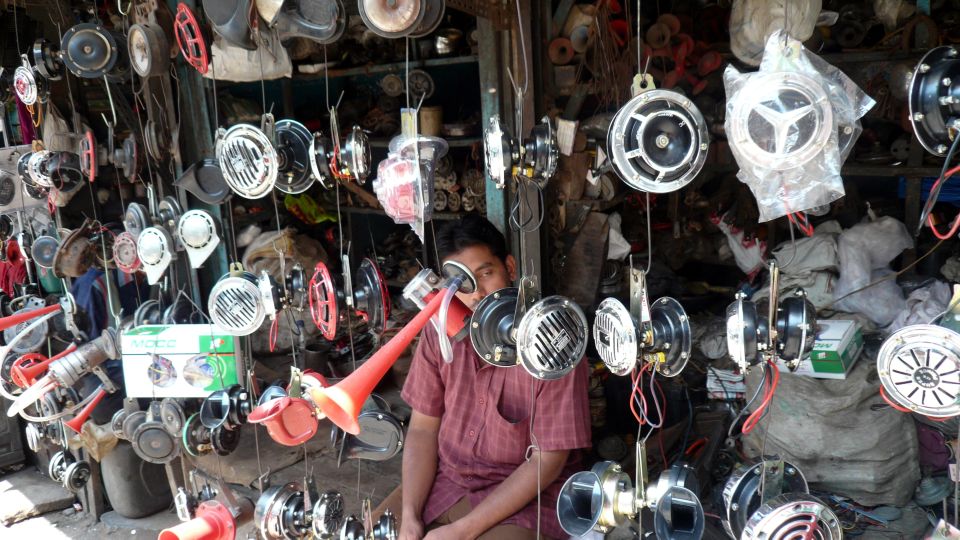 Mumbai: Public Transportation Tour