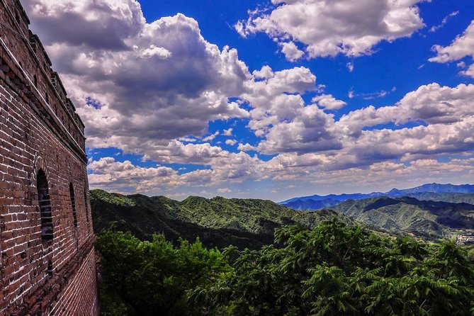 Mutianyu Great Wall Private VIP Tour With Peak Restaurant Dining and Cable Car