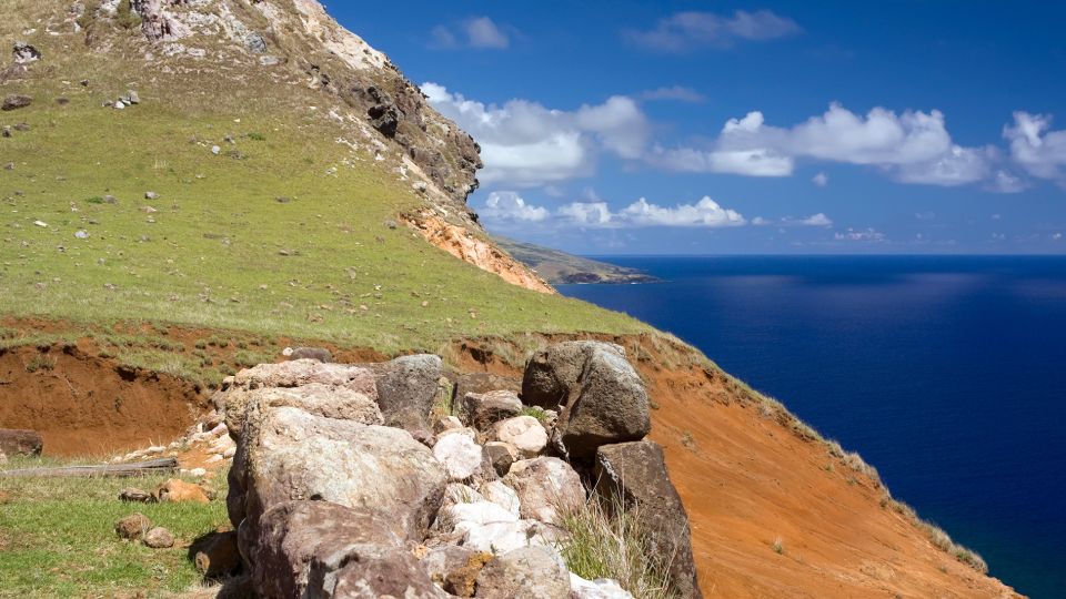 1 mystery of the poikewalk through the most unknown rapa nui Mystery of the Poike:Walk Through the Most Unknown Rapa Nui