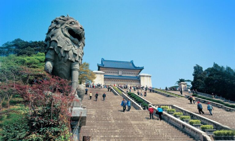 Nanjing: Private Customized City Highlights Tour With Lunch