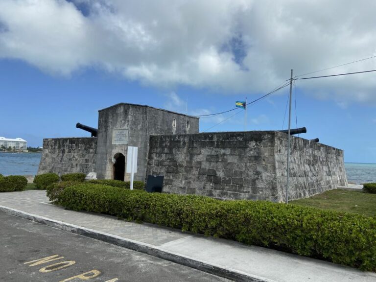 Nassau: Historic and Cultural Highlights Tour With Transfer