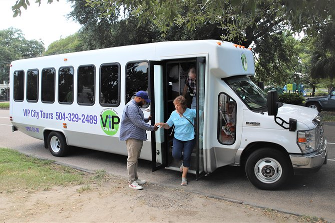 New Orleans City and Cemetery 2- 2 1/2 Hour Bus Tour