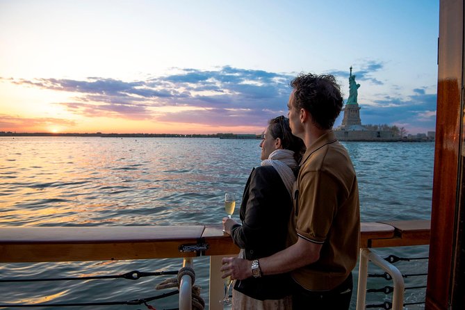 New York City Sunset Cruise on Yacht Manhattan