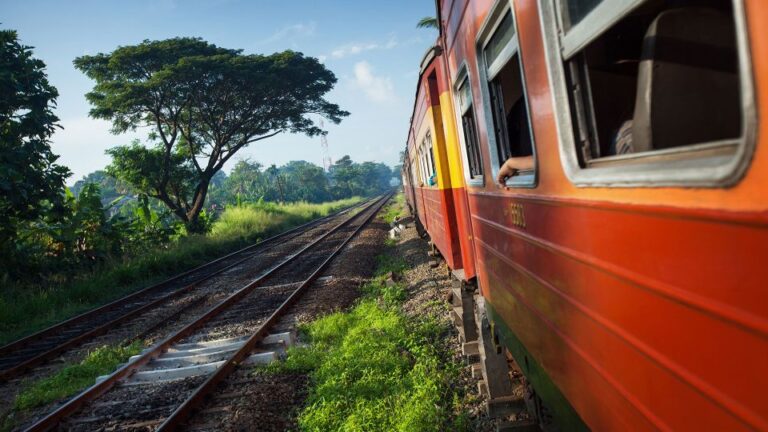 Nuwara Eliya by Train With One Night Stay at Little England