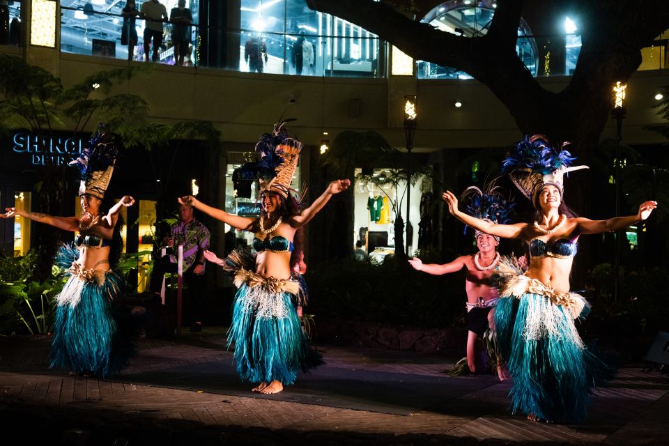 1 oahu queens waikiki luau Oahu: Queens Waikiki Luau