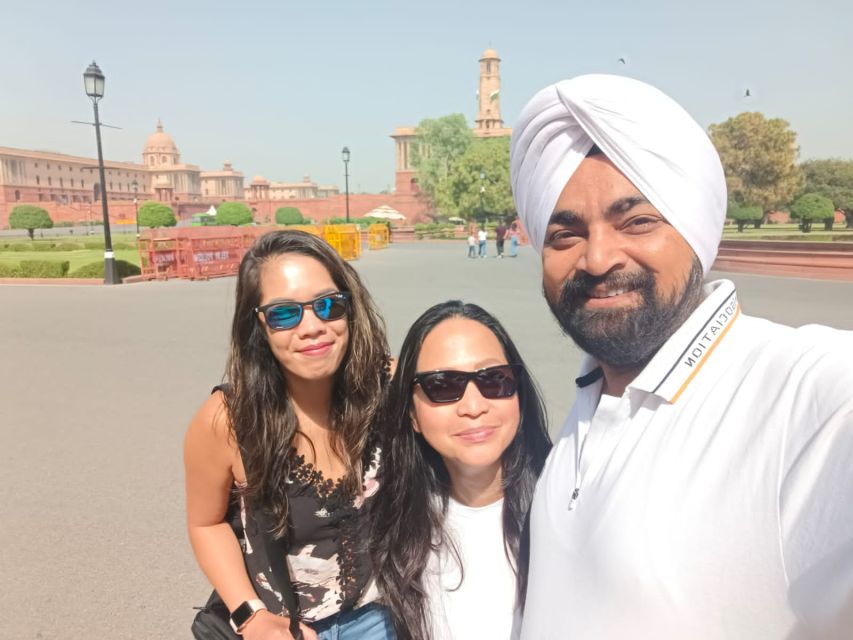 1 old and new delhi sightseeing guided day tour Old and New Delhi Sightseeing Guided Day Tour