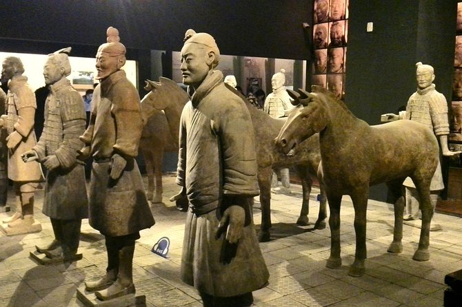 One Day Private Xian Tour to Terracotta Warriors With Airport Transfers