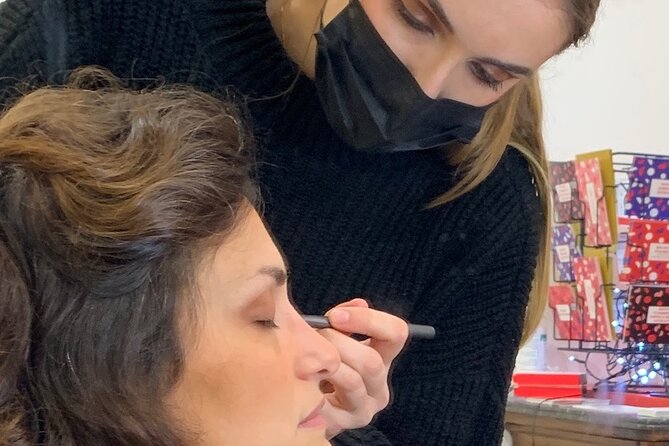 One-Hour Private Makeup Class With a Pro Makeup Artist