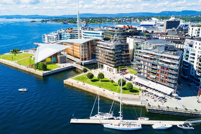 Oslo Airport Transfers : Oslo Airport OSL to Oslo City in Business Car