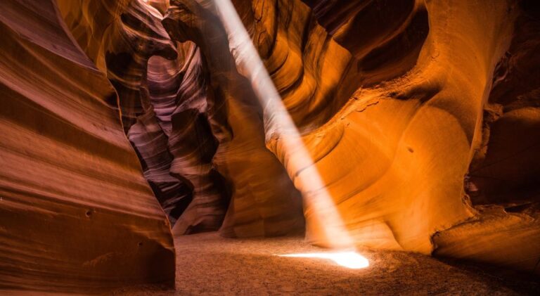 Page: Antelope Canyon, Lake Powell Kayak Tour W/Shuttle