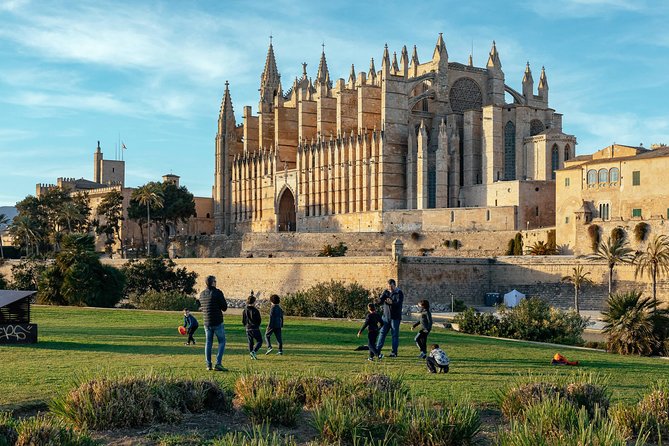 Palma Cathedral & Surroundings Private Tour With Locals