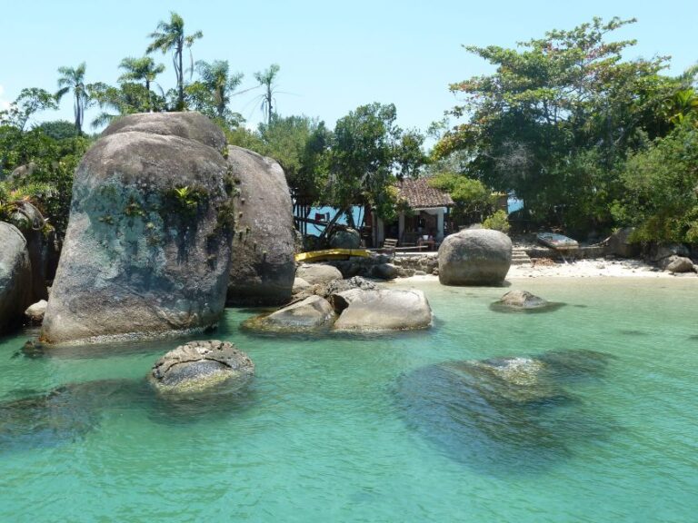 Paraty: Schooner Boat Tour With Beaches and Snorkeling