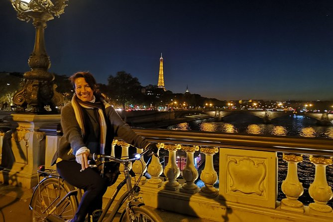 Paris Evening City of Lights Small Group Bike Tour & Boat Cruise