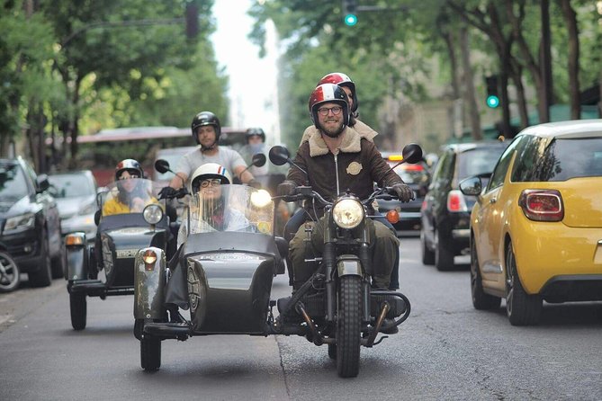 Paris Highlights City Tour on a Vintage Sidecar Motorcycle