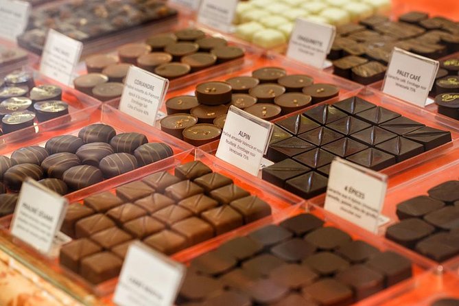 Paris Marché D’Aligre Walking Tour With Chocolate and Cheese Tasting