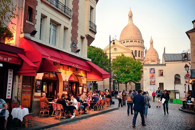 Paris: Montmartre & Sacré Coeur Private Walking Tour