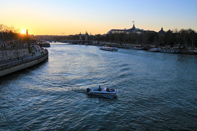 Paris Seine River Private Boat Embark Near Eiffel Tower