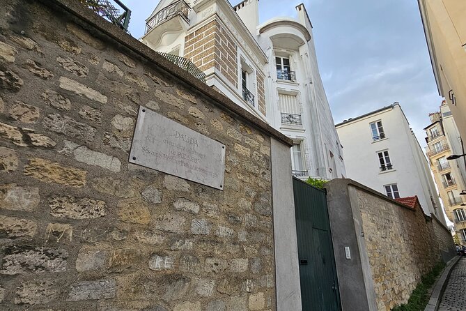 Paris: the Charm of Montmartre Self-Guided Video Audio Tour