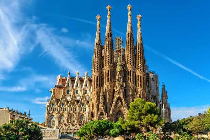 Park Guell & Sagrada Familia Private Tour With Hotel Pick-Up