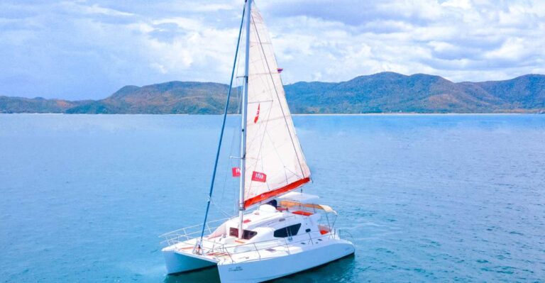 Pattaya: Private Sailing Catamaran Island Discoveries