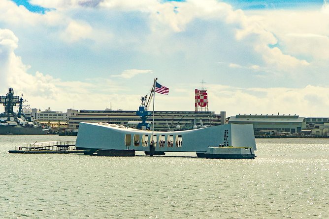 Pearl Harbor: USS Arizona Memorial & USS Missouri Battleship Tour From Waikiki