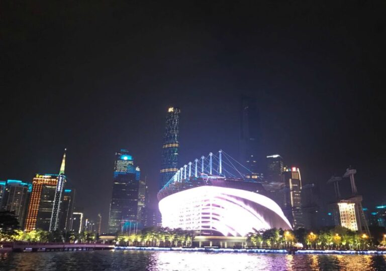 Pearl River Night Cruise With Private Transfers in Guangzhou