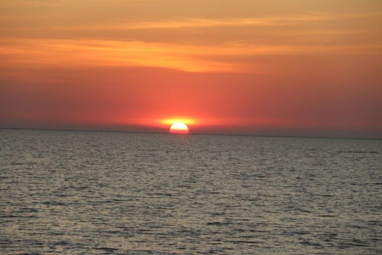 Phnom Penh Mekong/Tonle Sap River Sunset Wine/Fruits Cruise