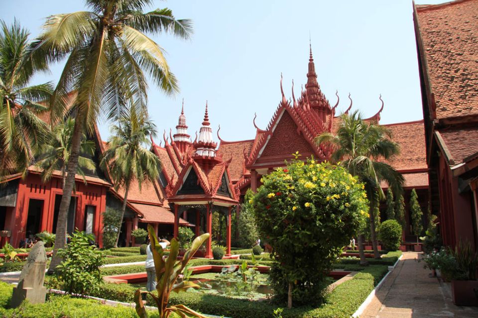 1 phnom penh national museum russian market wat phnom Phnom Penh: National Museum, Russian Market & Wat Phnom