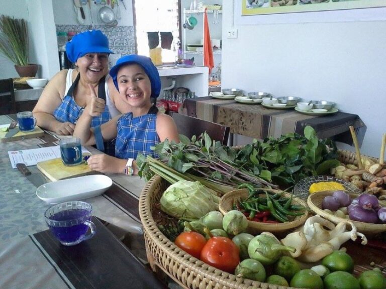 Phuket: Half Day Easy Thai Cooking Class & Local Market Tour