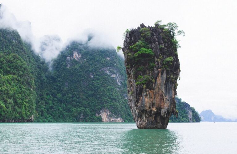 Phuket: Samed Nangshe and Phannga Bay Canoe Trip With Buffet