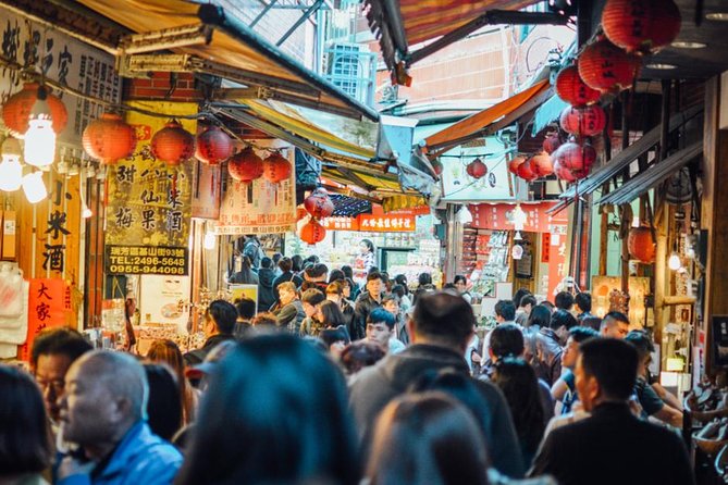 Pingxi Jiufen Day Trip From Taipei With Sky Lantern Experience - Yehliu Geopark Visit