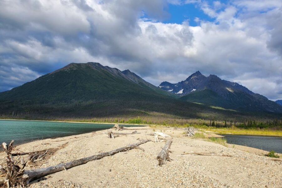 Port Alsworth: 7-Day Crewed Charter And Chef On Lake Clark